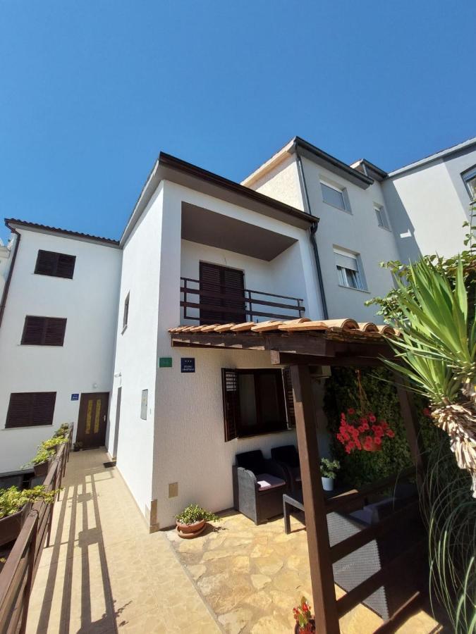 The Big Smile Apartments Πούλα Εξωτερικό φωτογραφία