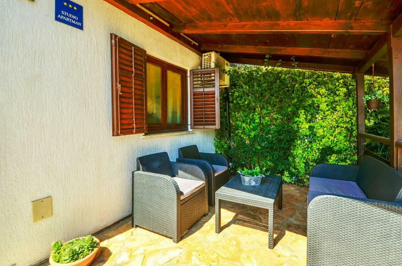 The Big Smile Apartments Πούλα Εξωτερικό φωτογραφία